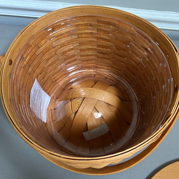 Longaberger Large Fruit Basket - Picture 3 of 5